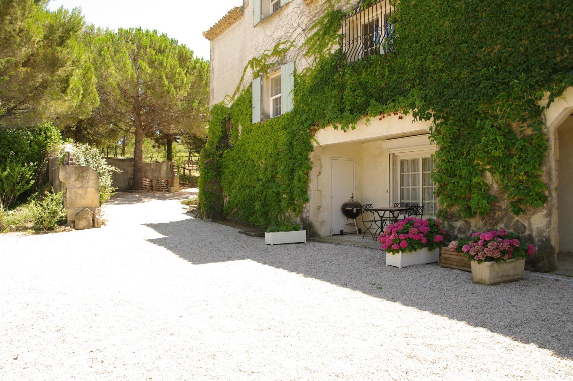 Residence Le Saint Victor Fontvieille Exterior photo