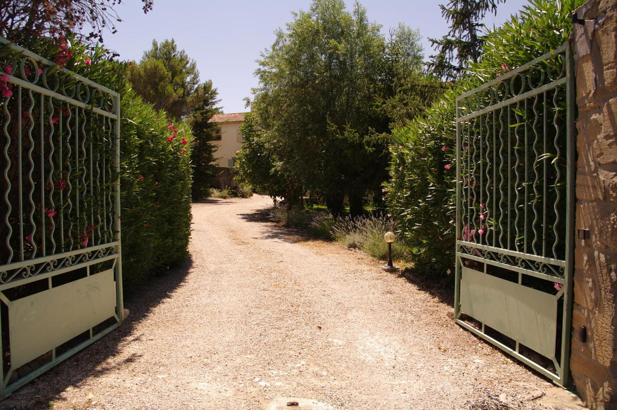 Residence Le Saint Victor Fontvieille Exterior photo
